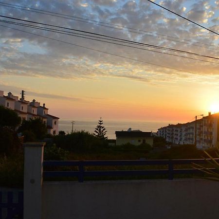 Ericeira Chill Hill Hostel & Private Rooms - Sea Food Luaran gambar