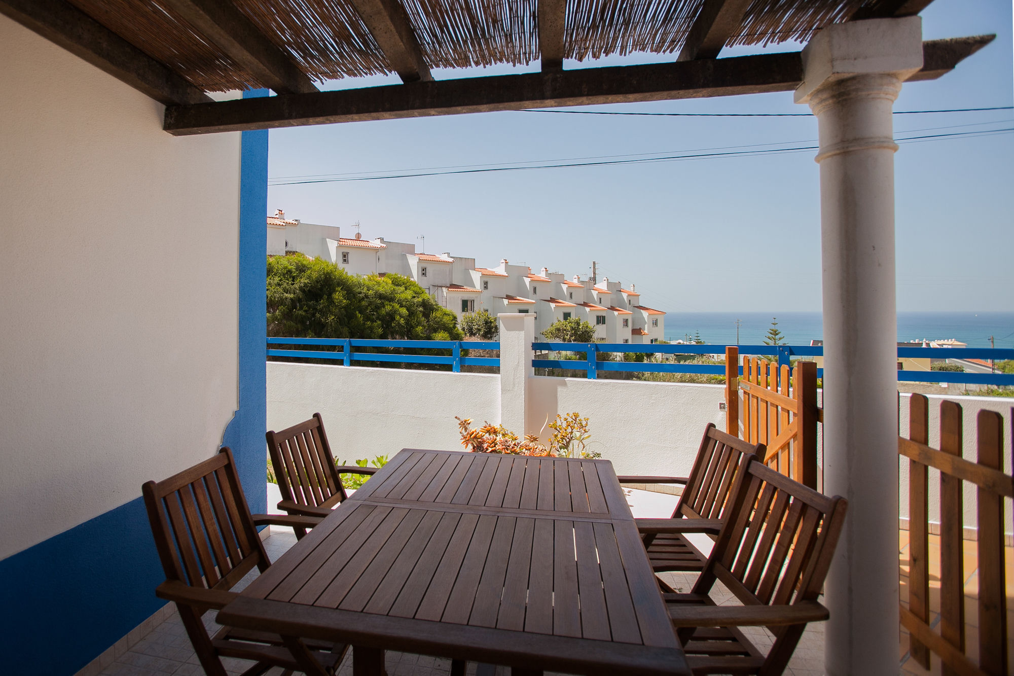 Ericeira Chill Hill Hostel & Private Rooms - Sea Food Luaran gambar